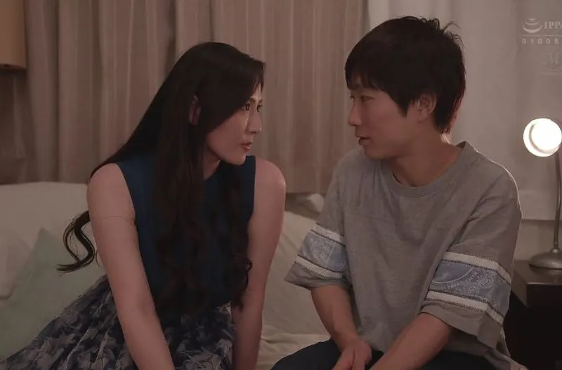 Chồng yêu lạnh nhạt, cô vợ uống rượu rồi địt trộm với cậu học sinh trẻ