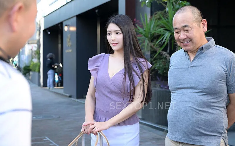 Thấy vợ yêu của nhân viên đẹp quá, cấp trên lại có sở thích chịch bà xã người khác nên đã…